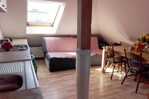 Zdjęcie nr 4. Mieszkanie 2-pokoje z dużą kuchnią, Nowy Sącz, os. Przydworcowe, poddasze (62 m2 po podłodze, 37m2 użytkowe)