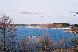 Zdjęcie nr 1. MAZURY - Działka  nad  jeziorem