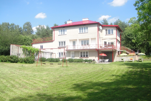 Zdjęcie nr 1. Posiadłość 9,5 ha(dom 370 m2 i kurnik 1200 m2 + pl.zagospodarow.)