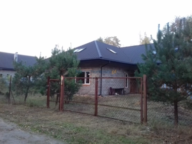 Piekny dom, duzy pokoj dzienny, garaz na dwa samochody sloneczna teren